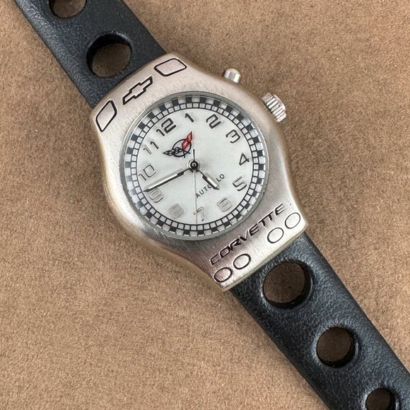 Vintage Ladies Licensed Chevy Corvette Watch with Chevy Tin Box main image 10